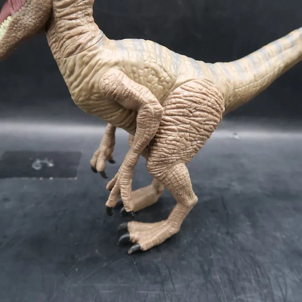 Hasbro Jurassic World Delta Velociraptor Dinosaur Action Figure 2015 Titan